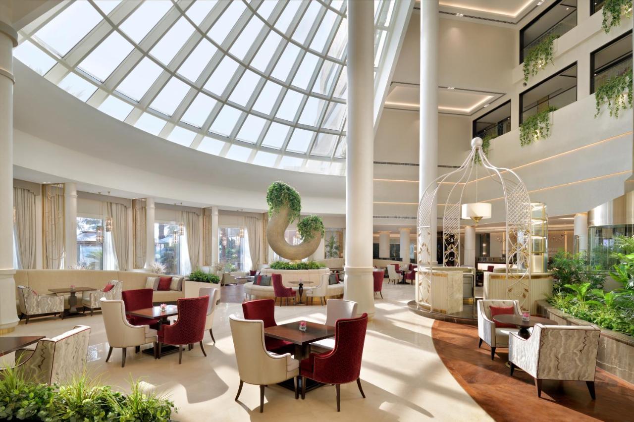 Moevenpick Hotel Bahrain Muharraq Extérieur photo The lobby