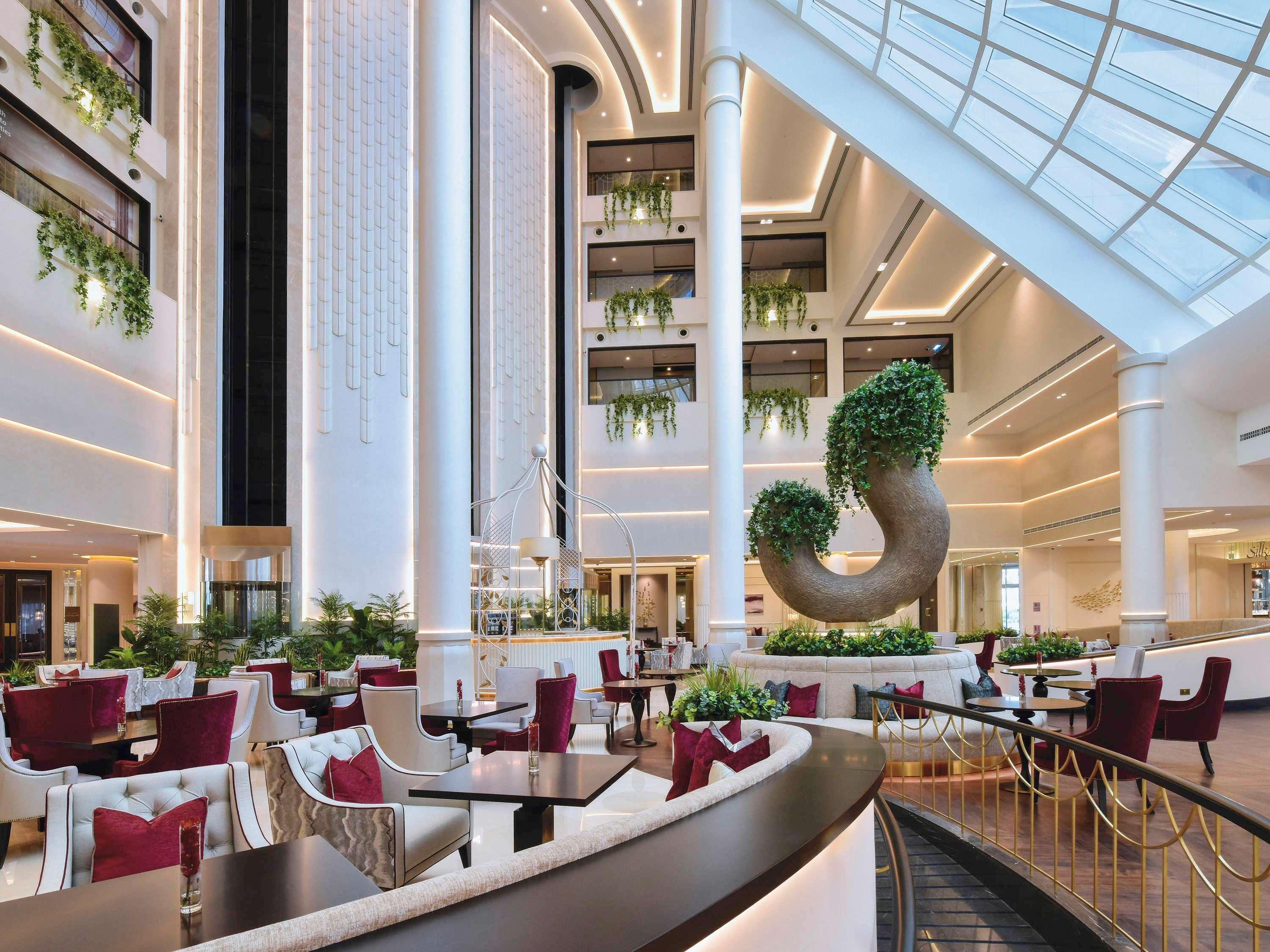 Moevenpick Hotel Bahrain Muharraq Extérieur photo The lobby