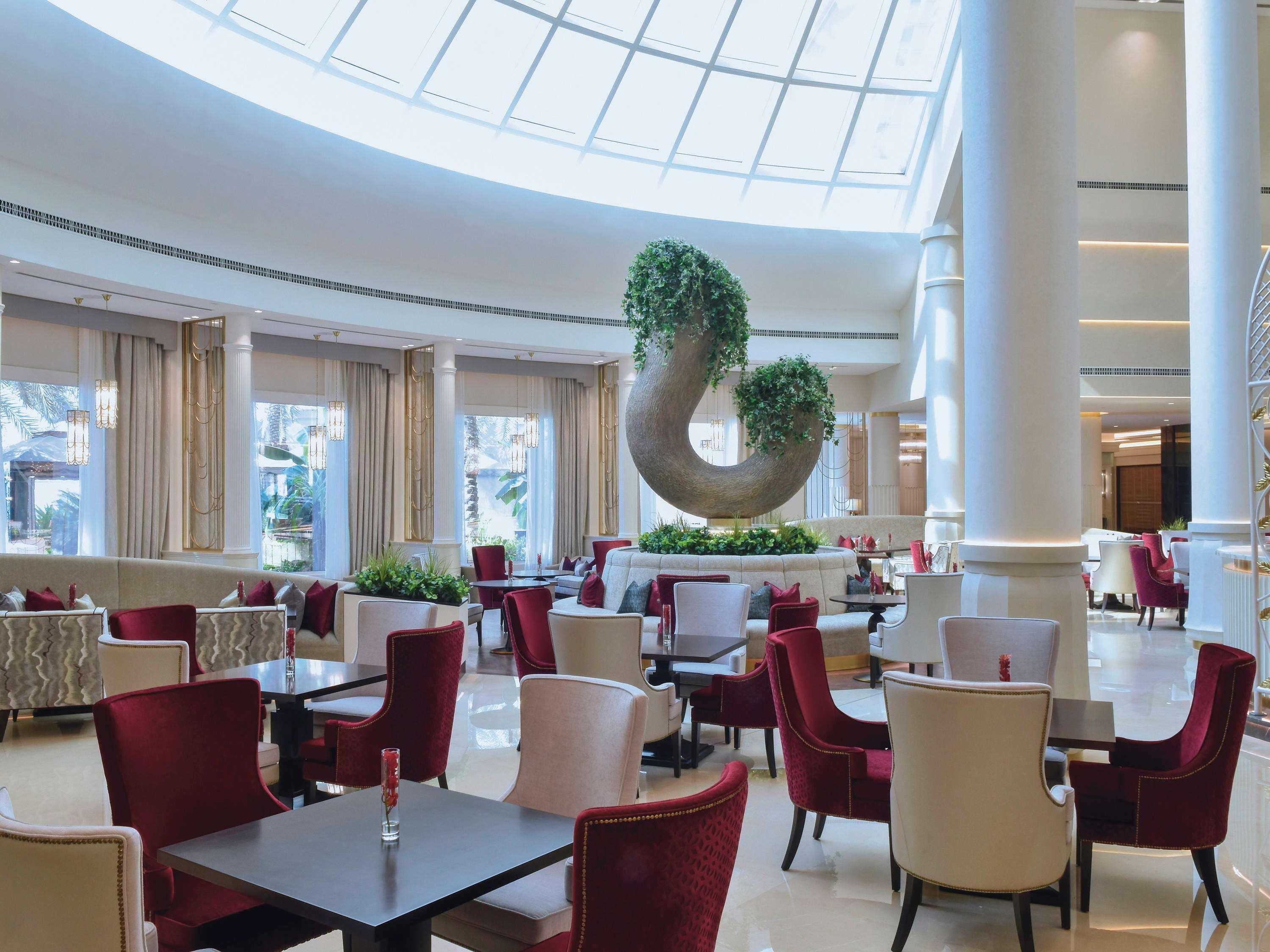Moevenpick Hotel Bahrain Muharraq Extérieur photo The lobby